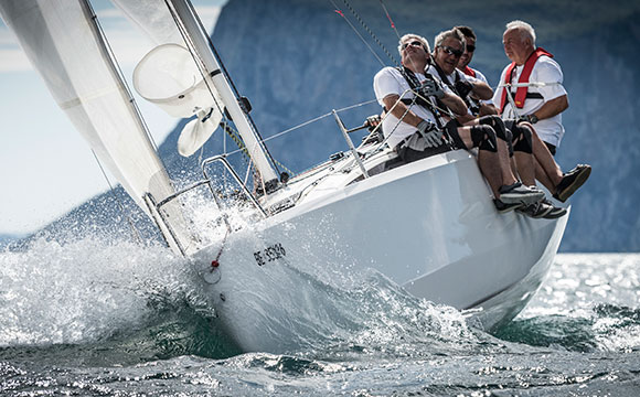 Power, endurance and convenience for leisure and commercial use Torqeedo Cruise FP